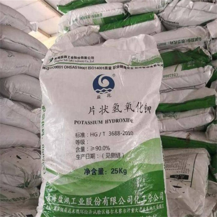 美女被男人操的逼和奶